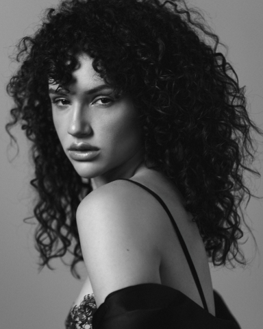  Model portrait of Alara Wiefling