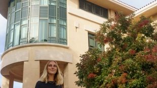 Portrait of Amanda Walker in front of the Orfalea building.