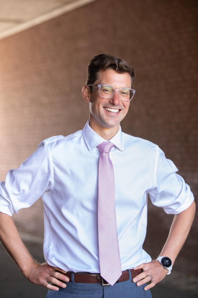 Portrait of Dr. Scott Hoppe