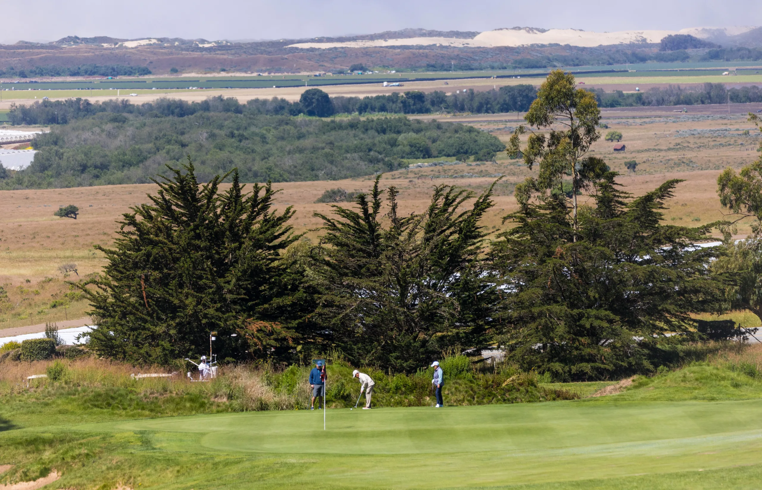 Long shot of a golf green